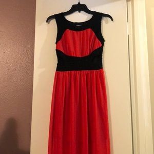 Maxi dress with cut out side